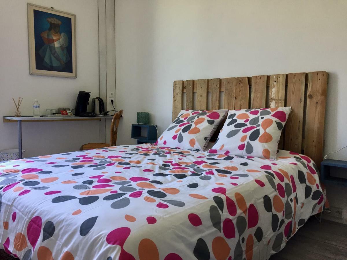 Bed and Breakfast Aux Berges Du Coubisou Экстерьер фото