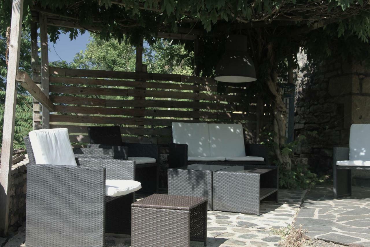 Bed and Breakfast Aux Berges Du Coubisou Экстерьер фото